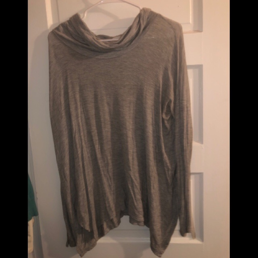 Oversized grey loose turtleneck